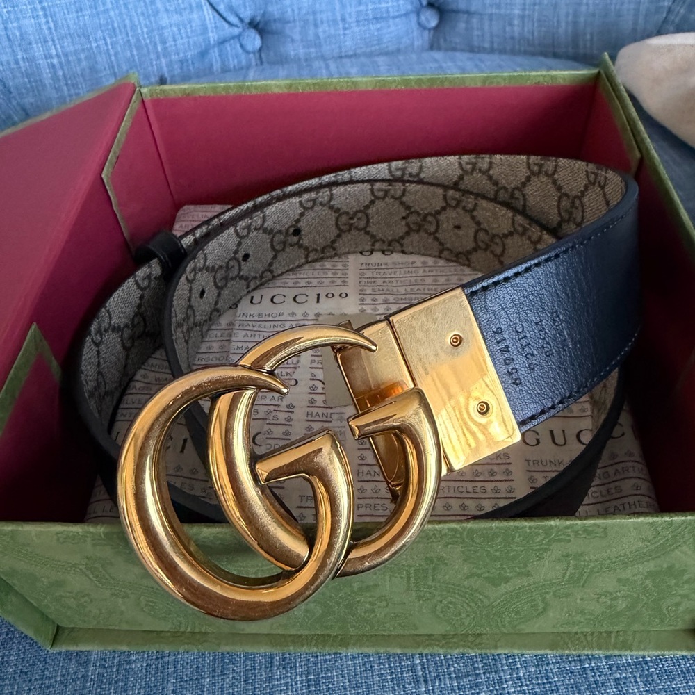 Gucci Black Leather Belt with Gold Double G Buckle and GG Canvas Interior - Picture 5 of 6